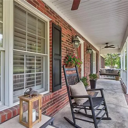 Fantastic Cottage With Big Backyard Near The City Greensboro Exterior photo