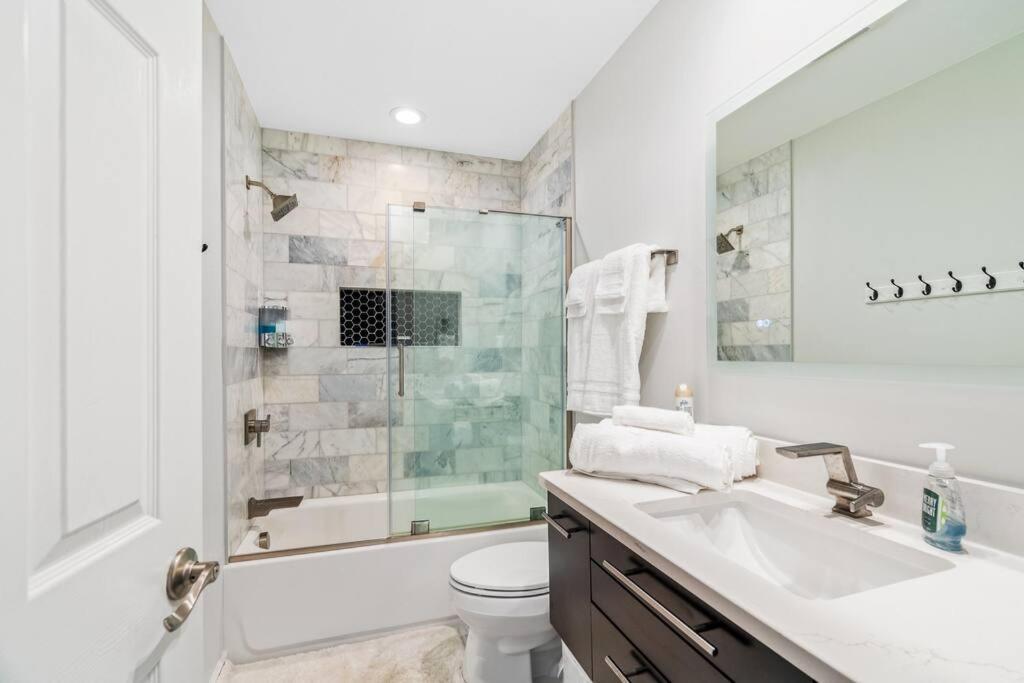 Fantastic With Big Backyard Near The