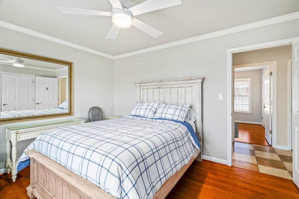 Fantastic With Big Backyard Near The Holiday home