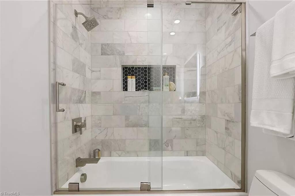 Fantastic With Big Backyard Near The