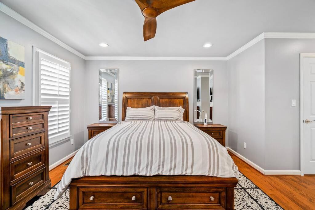 Fantastic With Big Backyard Near The Holiday home