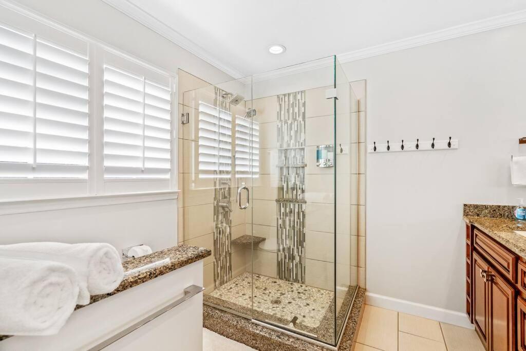 Fantastic With Big Backyard Near The